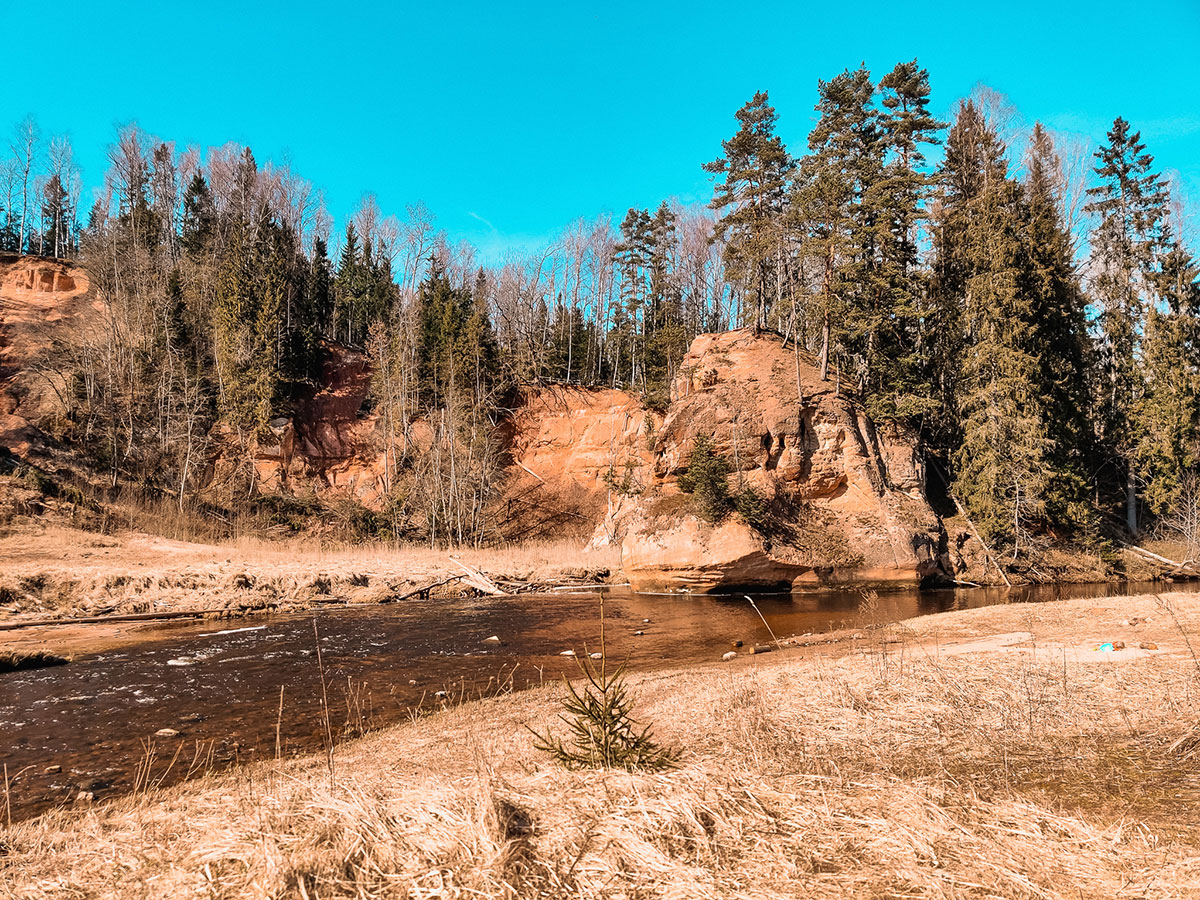 Zvārtas iezis pie Amatas zvartas-iezis